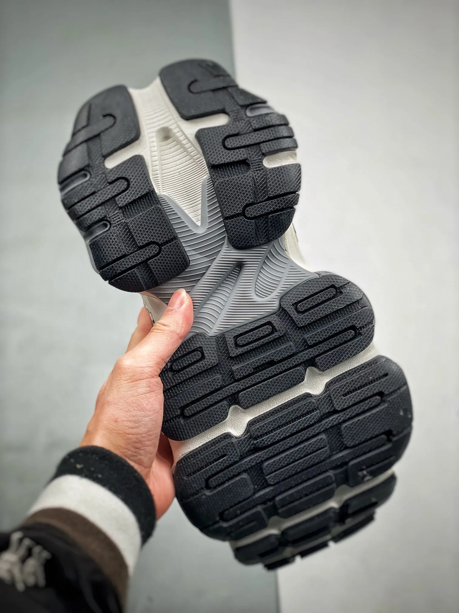 BAL Cargo Black and Grey Sneakers-208