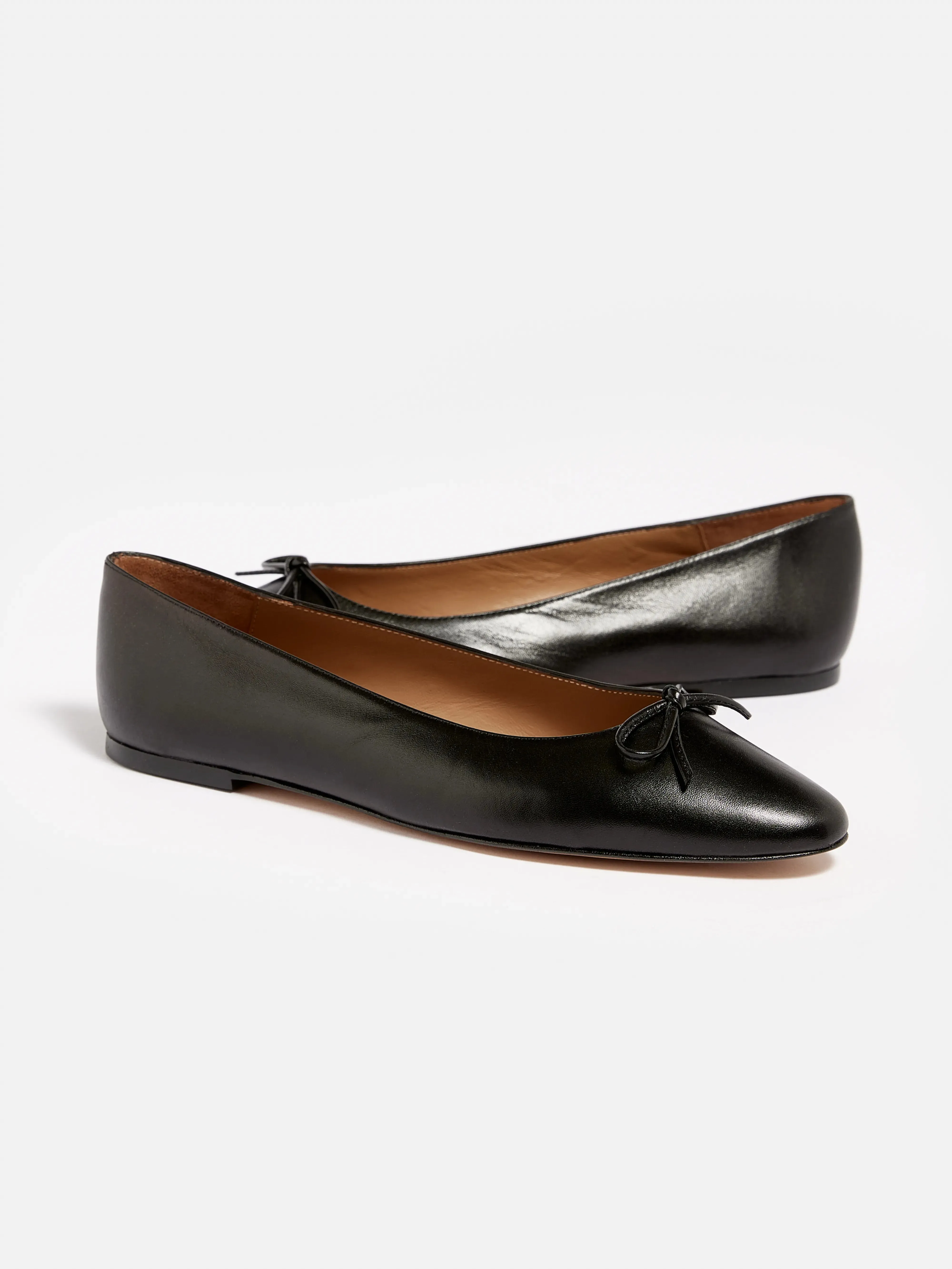 Bodil Ballet Flats (242 / W / BLACK)