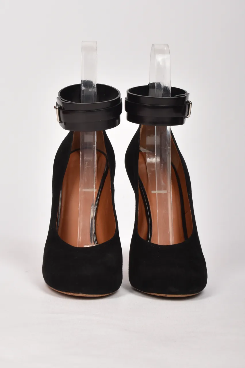 CÉLINE BLACK SUEDE PUMPS