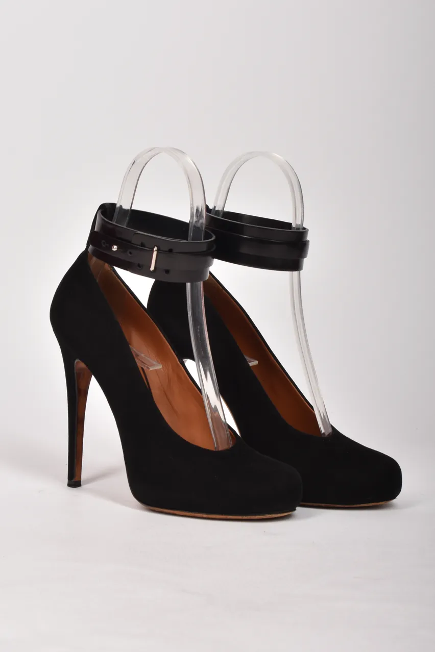 CÉLINE BLACK SUEDE PUMPS