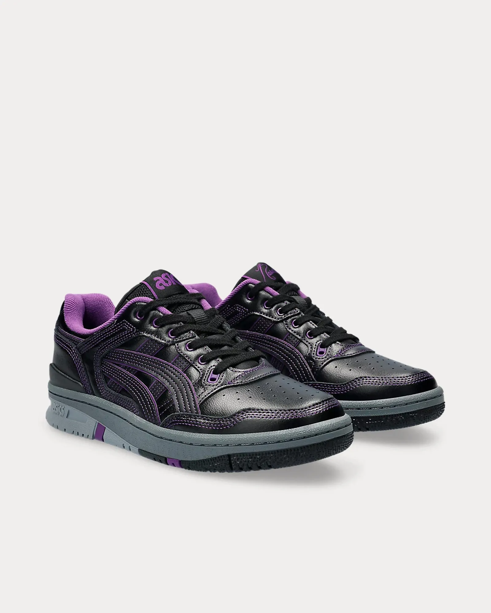 EX89 Black / Black Low Top Sneakers