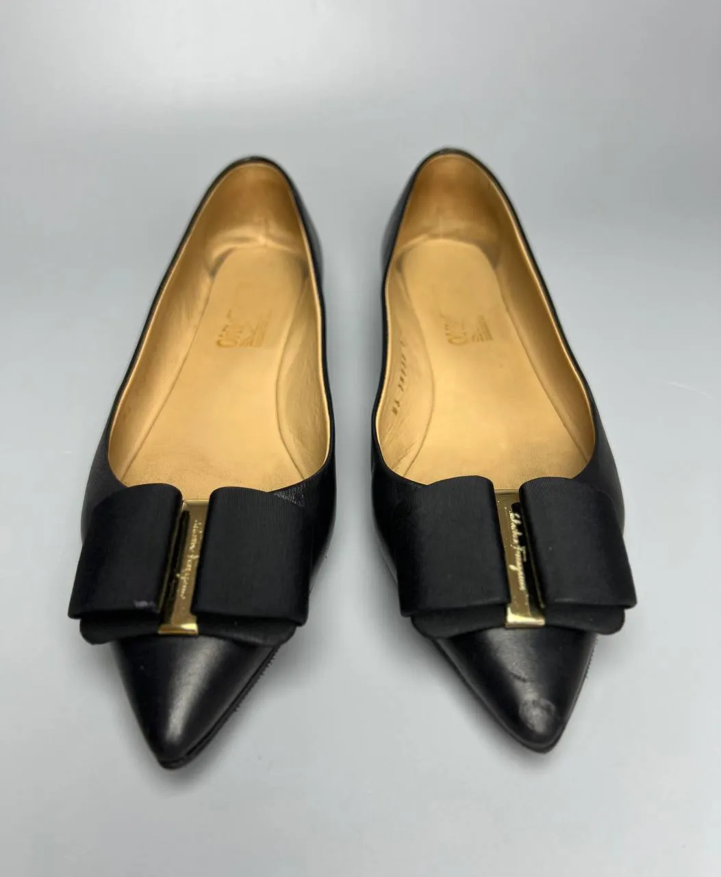 FERRAGAMO Black Varina Bow Detailed Ballet Flats For Lady Size 7