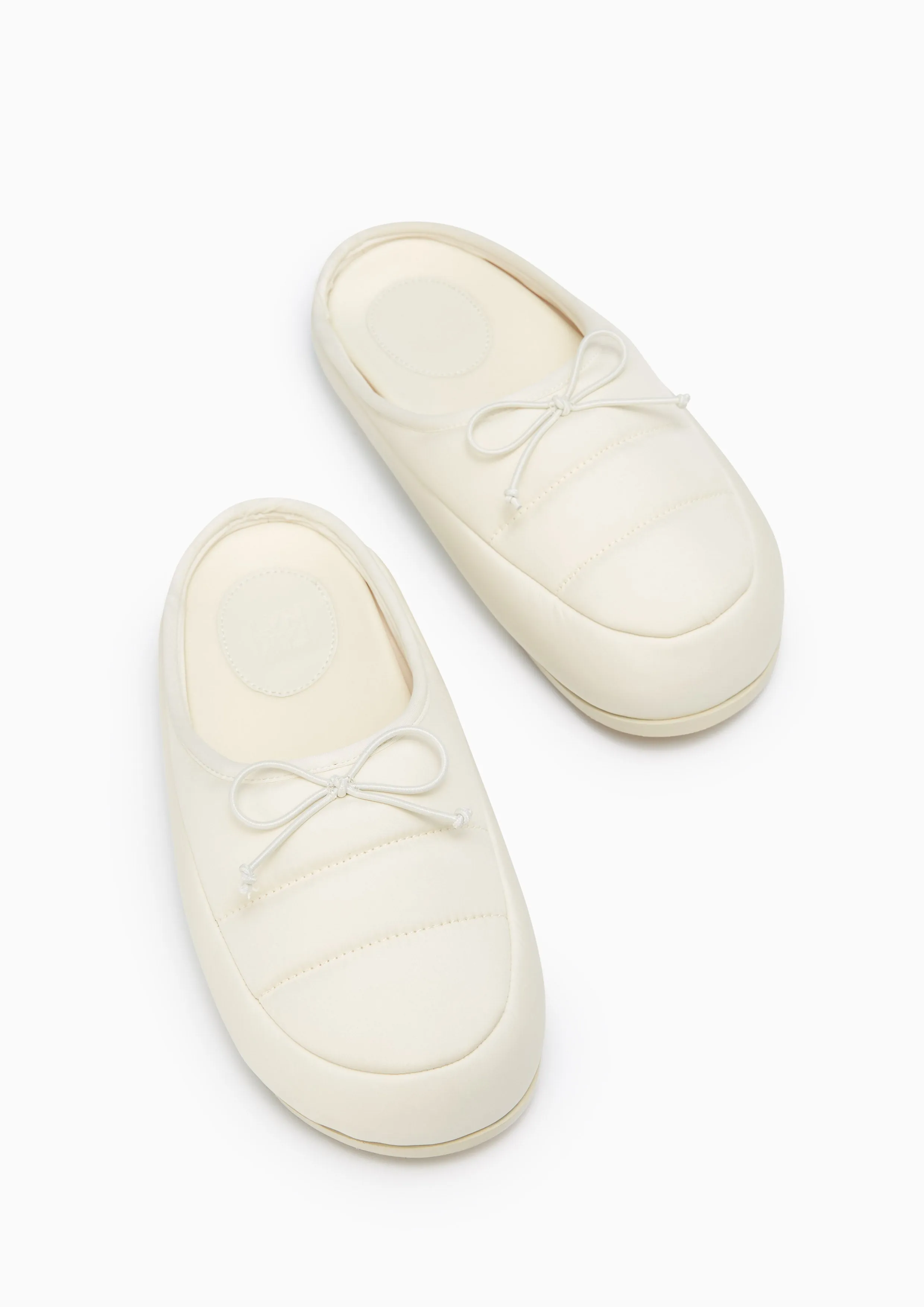 Kobe Flats And Sandals - Ivory