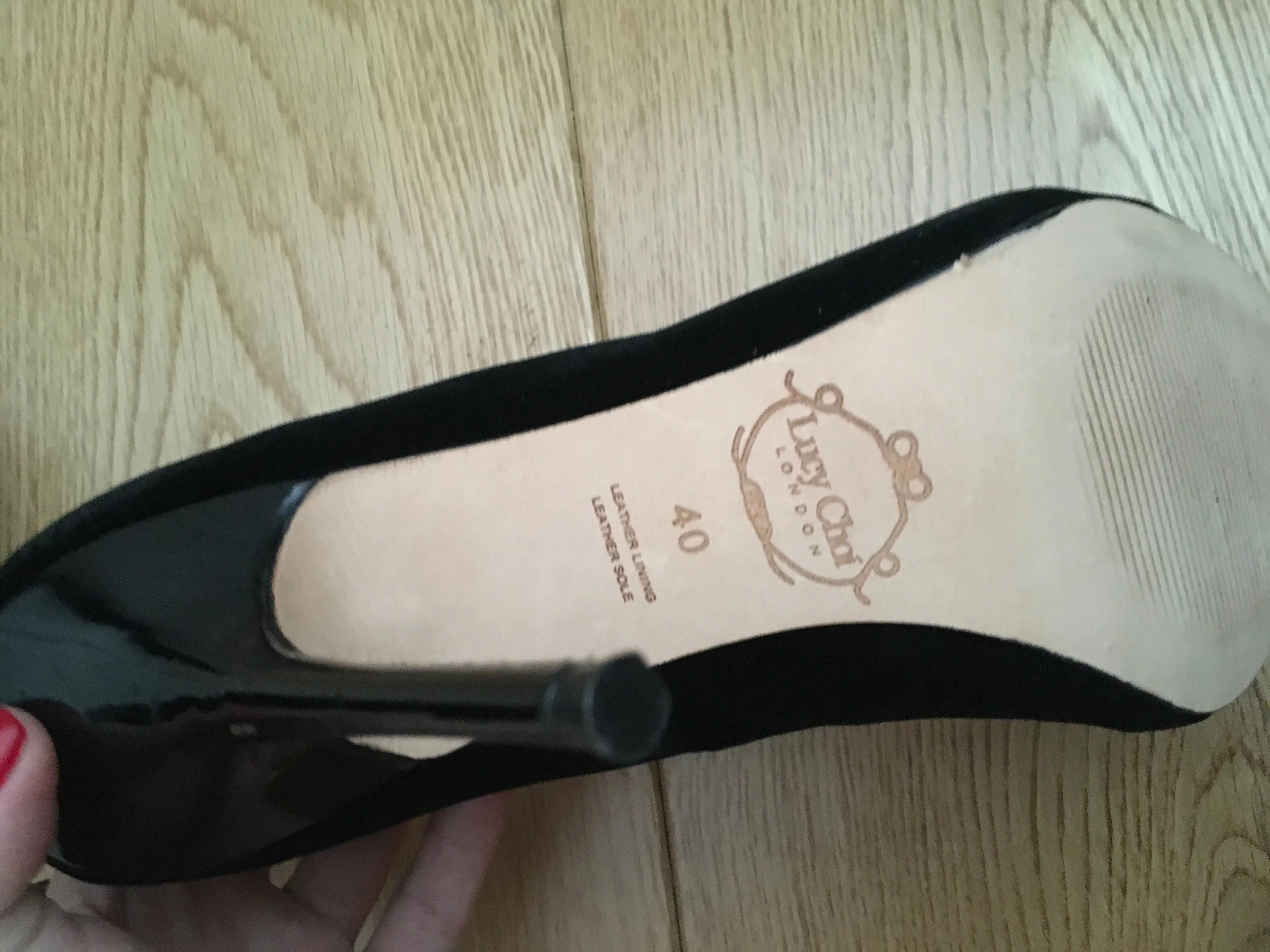 Lucy Choi 'Rania' Black Velvet / Navy Patent Leather Pumps Size 40 UK 7 US 10 ladies