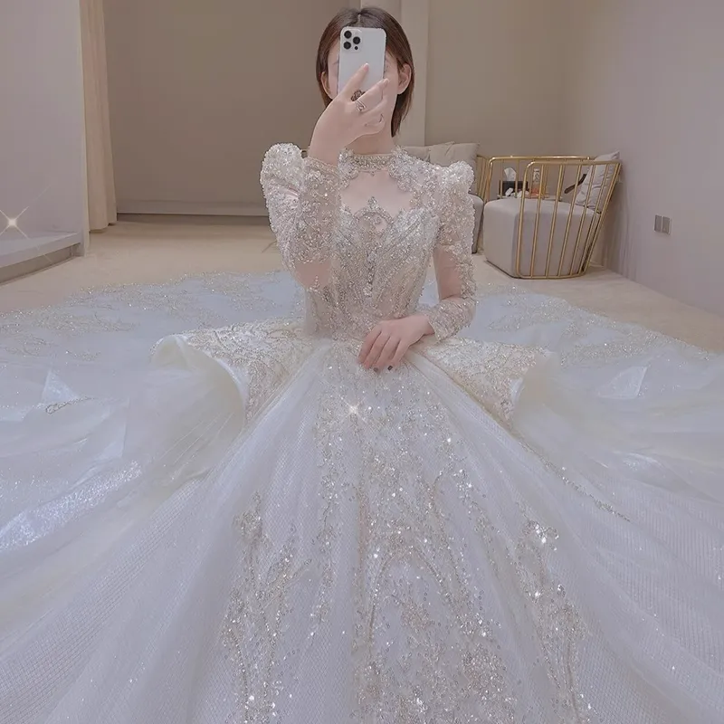 Main wedding dress 2024 new bride long trailing starry sky small man going out yarn light advanced heavy industry elegant court