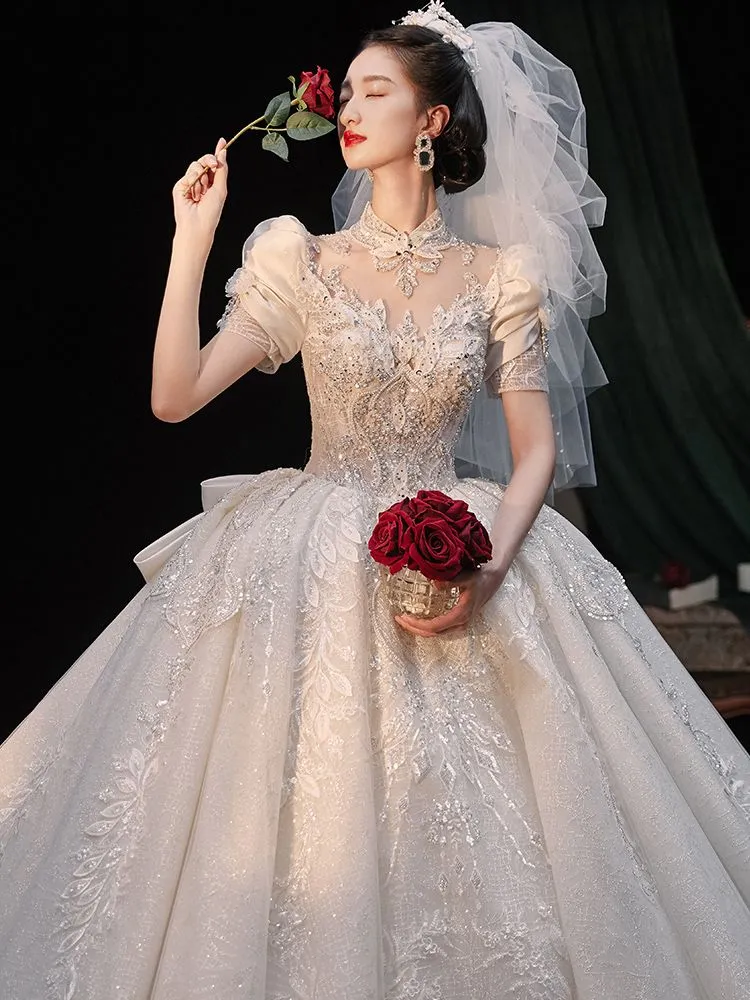 Main wedding dress 2024 new bride retro temperament heavy industry court style thin long trailing out yarn high sense