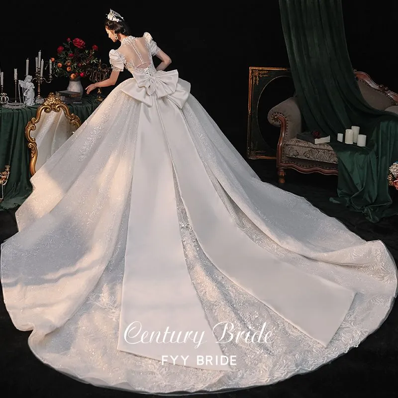 Main wedding dress 2024 new bride retro temperament heavy industry court style thin long trailing out yarn high sense
