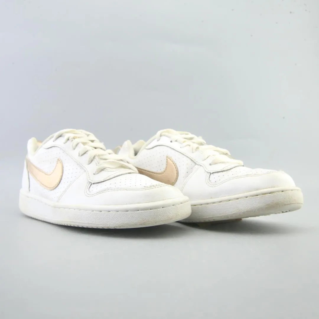 NIKE COURT BOROUGHT LOW