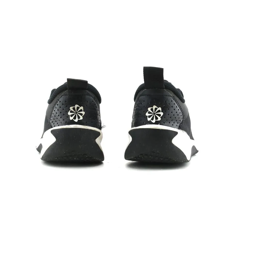 NIKE  OMNI MULTI-COURT