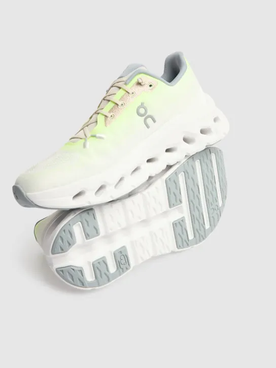 On   Cloudtilt sneakers 