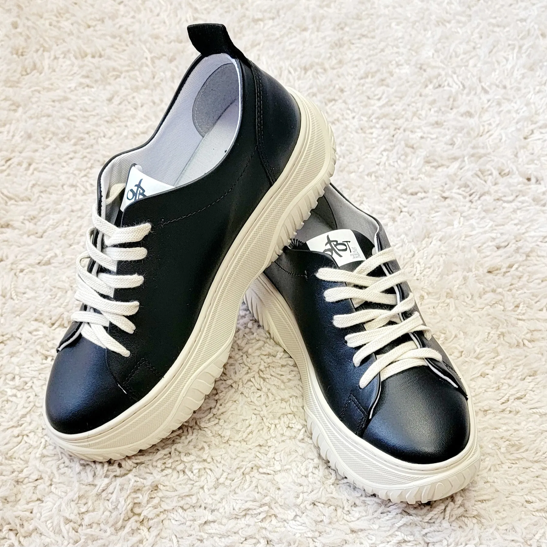 Pangea Black Sneaker