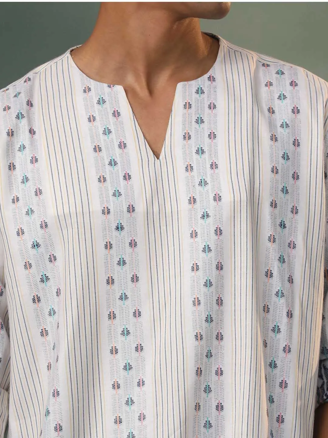Vastramay Off White Cotton Short Kurta
